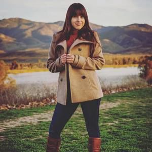 Meet your Posher, Crystal